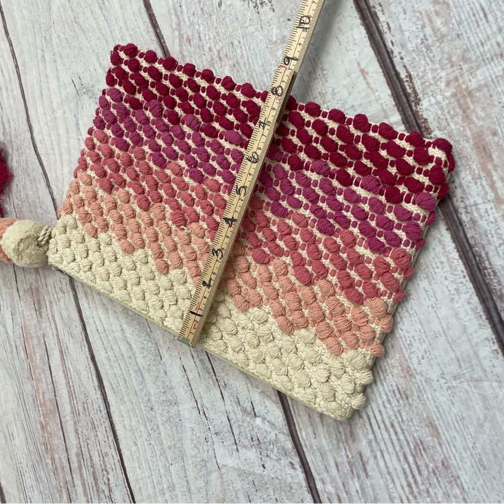 Shiraleah Giselle Zip Pouch Crochet Bobble with Tassel Ombré Pink and Cream NEW - Picture 9 of 9